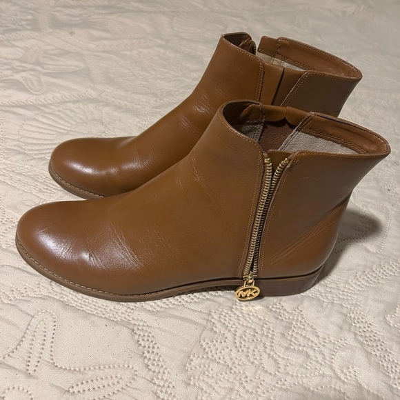 Michael Kors Lainey Flat Leather Brown Bootie Size 10 - Picture 1 of 9